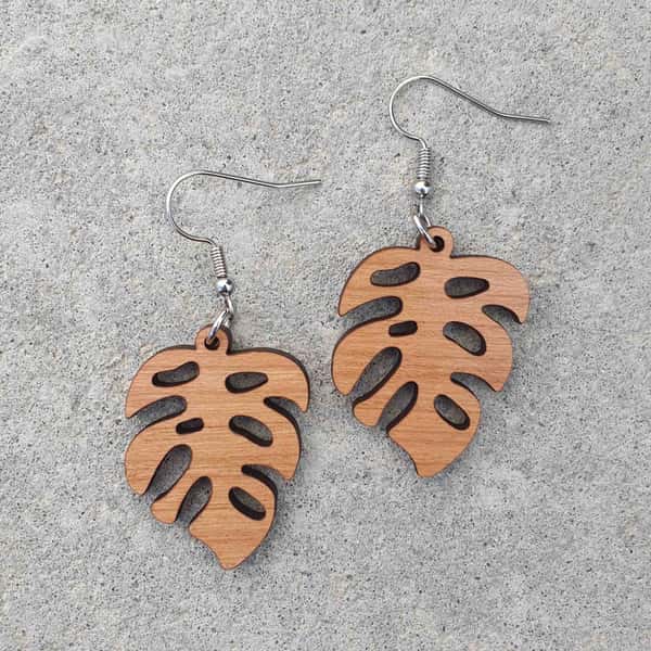 Örhängen, Monstery