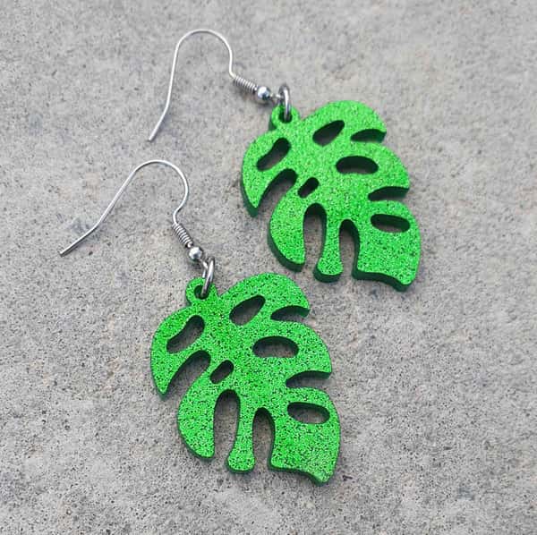 Örhängen, Monstery