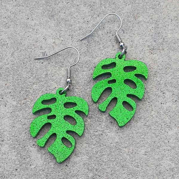 Örhängen, Monstery