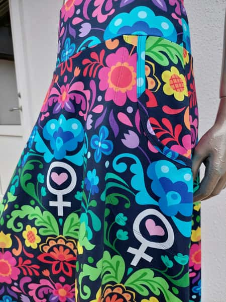 Kjol med fickor feministkurbits L
