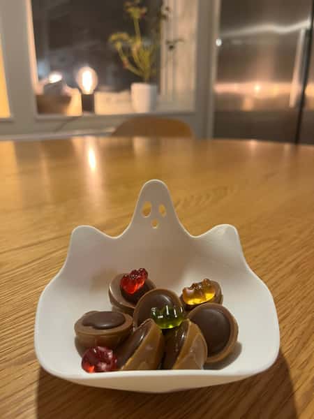 Söt spökskål för godis eller dekoration!