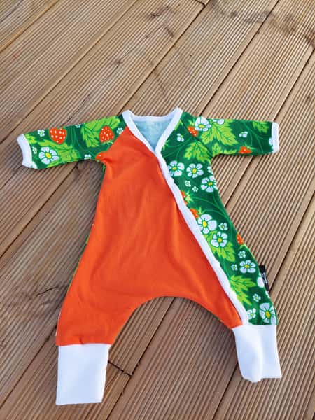 Prematurdress storlek 48/50