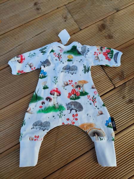 Prematurdress storlek 44/46
