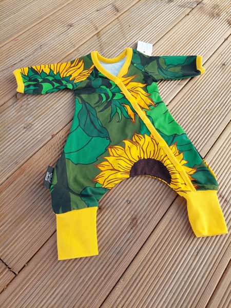 Prematurdress storlek 44/46