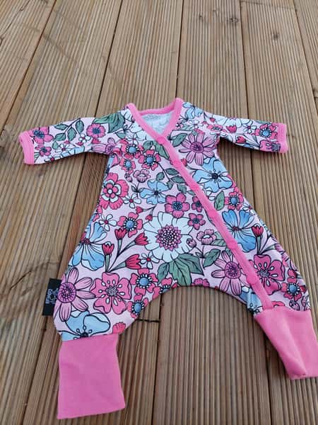 Prematurdress storlek 44/46