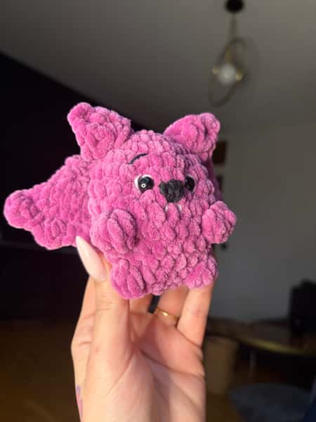 🦇 Virkad fladdermus – handgjord med kärlek!