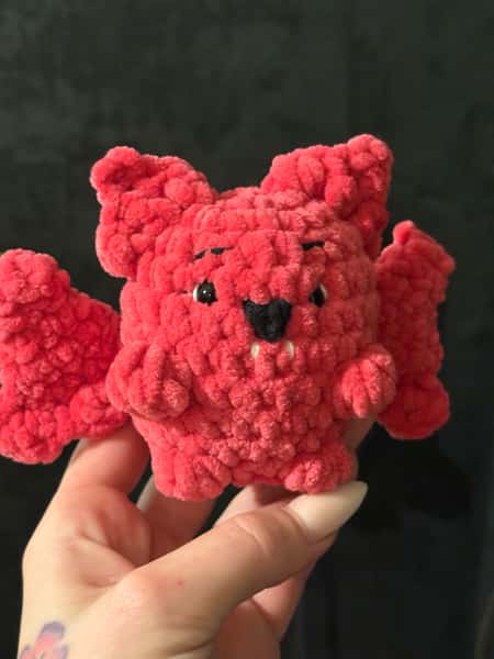 🦇 Virkad fladdermus – handgjord med kärlek!