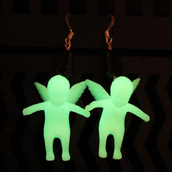 Örhängen av återbruk – Självlysande spökänglar