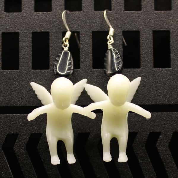 Örhängen av återbruk – Självlysande spökänglar