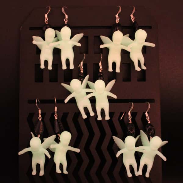 Örhängen av återbruk – Självlysande spökänglar