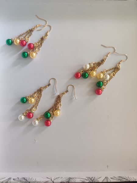Julörhängen med pärlor