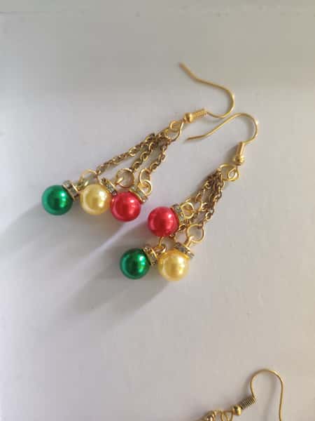 Julörhängen med pärlor