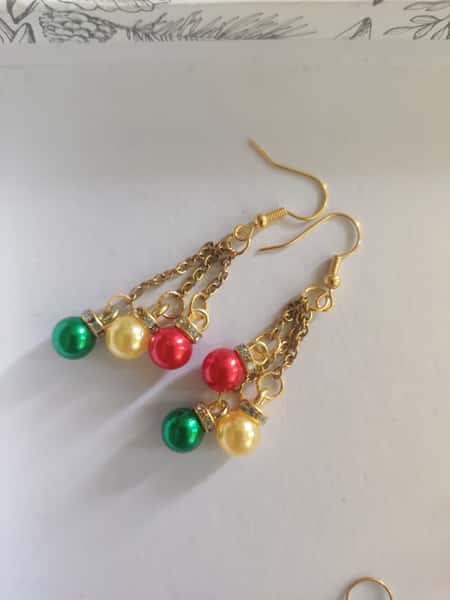 Julörhängen med pärlor