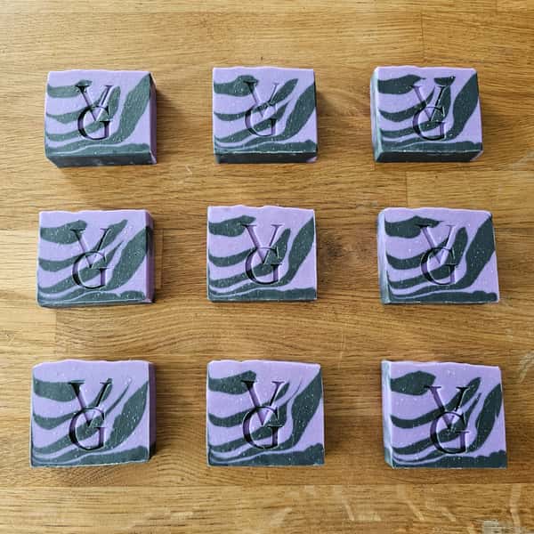 Lavendel med Kol Tvålhandgjord, Kroppstvål Tvålbar