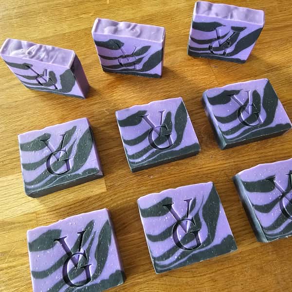 Lavendel med Kol Tvålhandgjord, Kroppstvål Tvålbar