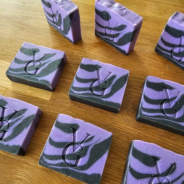 Lavendel med Kol Tvålhandgjord, Kroppstvål Tvålbar