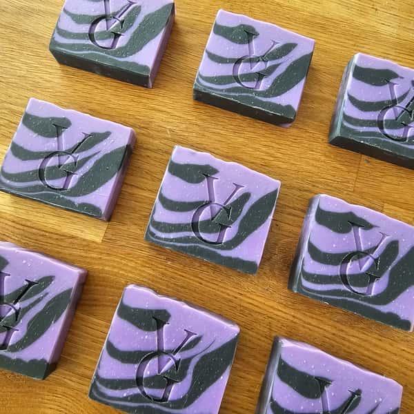 Lavendel med Kol Tvålhandgjord, Kroppstvål Tvålbar