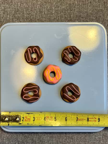 Färgglada donutmagneter 🍩💫