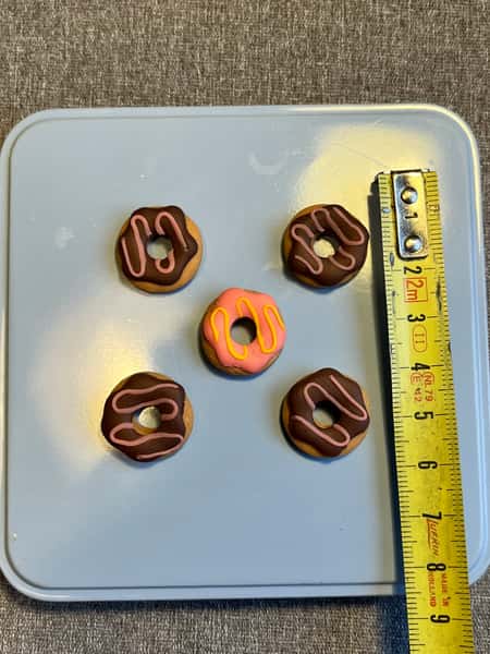 Färgglada donutmagneter 🍩💫