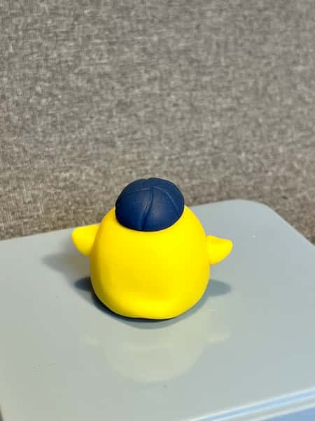 Söt skrivbordskompis – handgjord av polymerlera 🐥💛