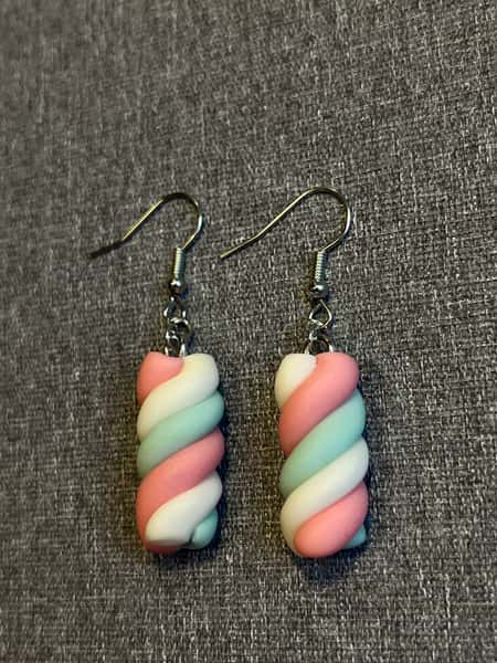 ✨ Söta handgjorda örhängen i pastellfärger! ✨