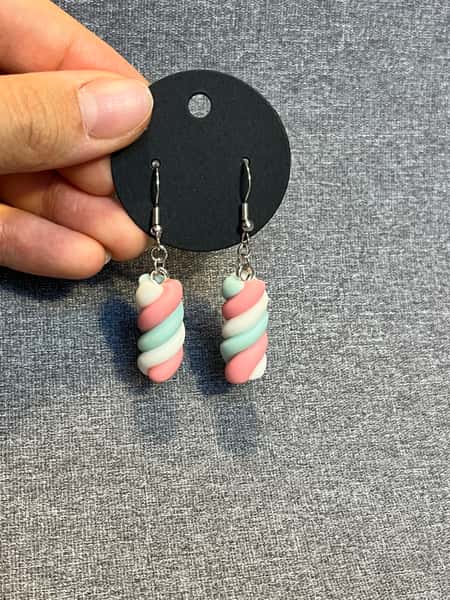 ✨ Söta handgjorda örhängen i pastellfärger! ✨