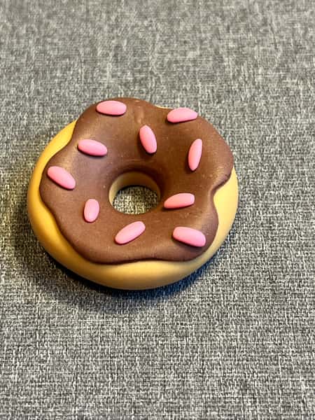 Donut oro-sten – handgjord i polymerlera