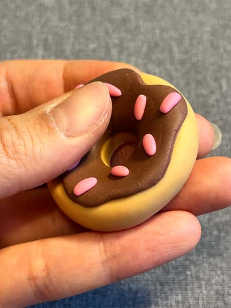 Donut oro-sten – handgjord i polymerlera