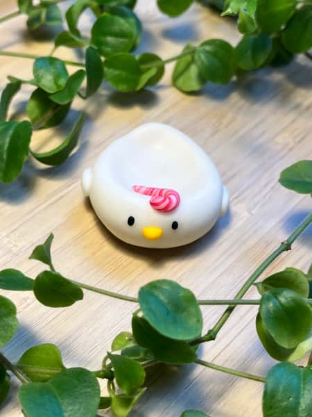 Handgjord oro-sten med polkakäpp – söt liten figur i polymerlera