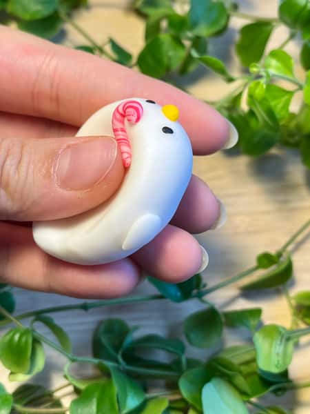 Handgjord oro-sten med polkakäpp – söt liten figur i polymerlera