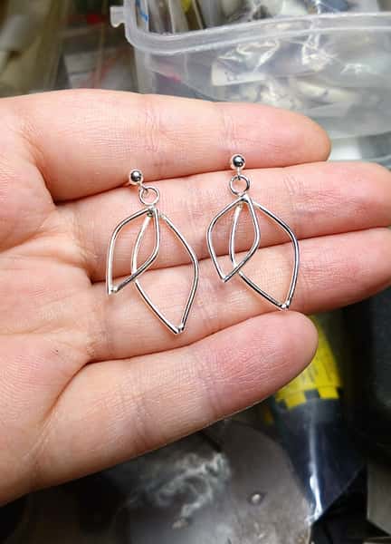 lövörhängen i silver