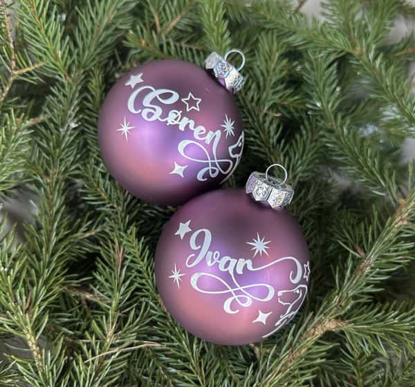 Julgranskulor med namn