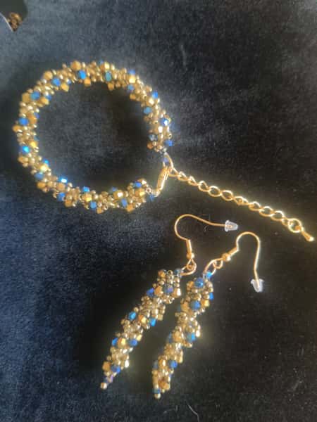 Armband och örhängen set - Guld med blå glaskristaller