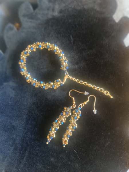 Armband och örhängen set - Guld med blå glaskristaller