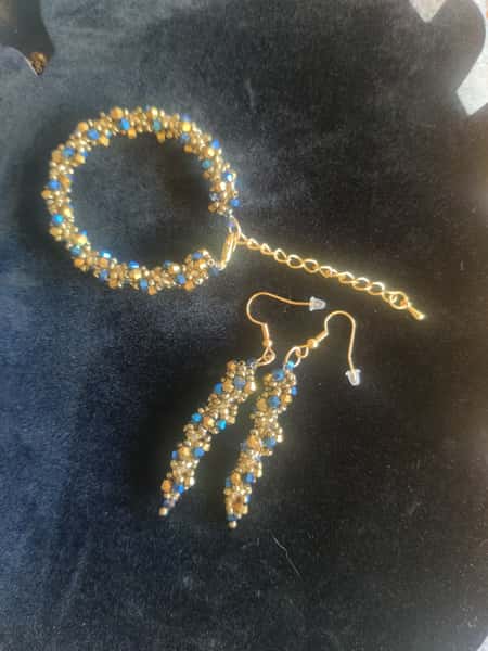 Armband och örhängen set - Guld med blå glaskristaller