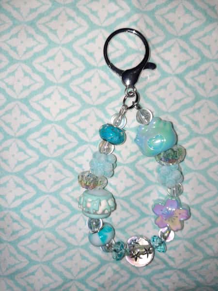 Väskaccessoar runt hänge