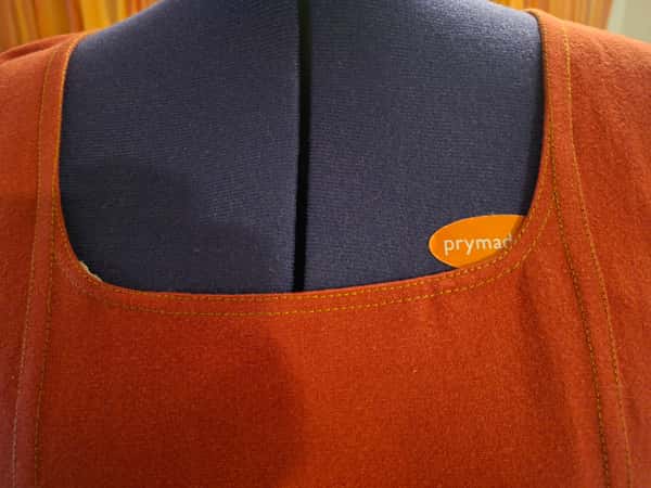 Lång röd klänning