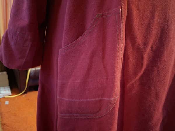 Lång röd klänning