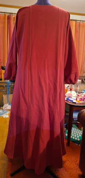 Lång röd klänning