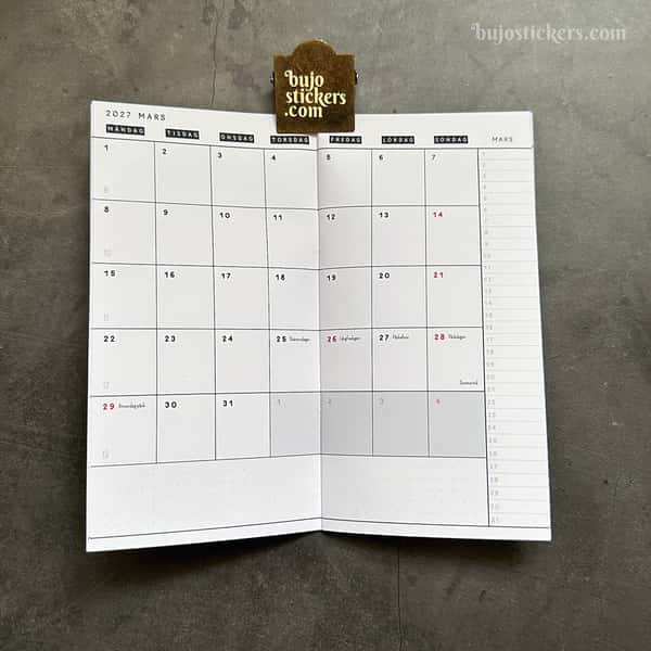 Månadskalender med 103 omslag att välja mellan. Häftad Traveler's notebooks insert. Regular/standard storlek.