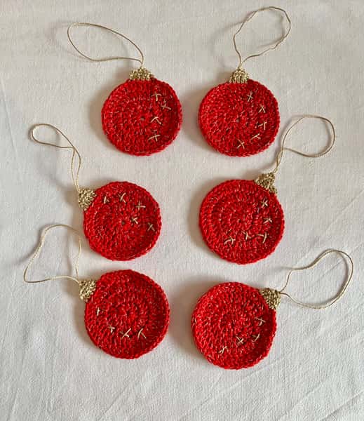 Handvirkade julgranskulor 6 stycken