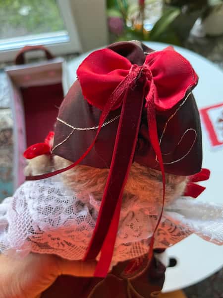 En docka, oförglömliga minnen.