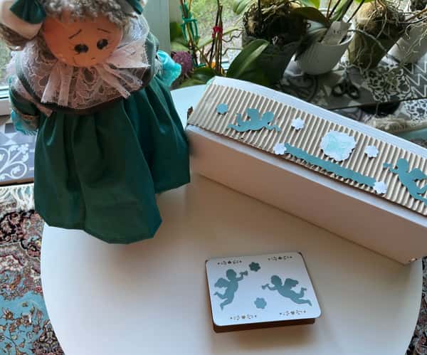 En docka, oförglömliga minnen.