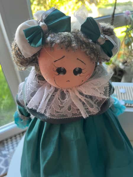 En docka, oförglömliga minnen.