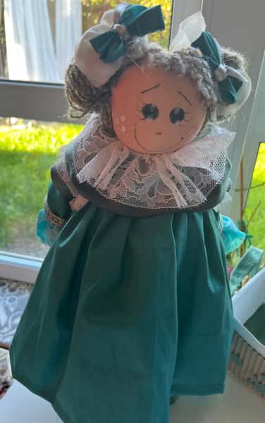 En docka, oförglömliga minnen.