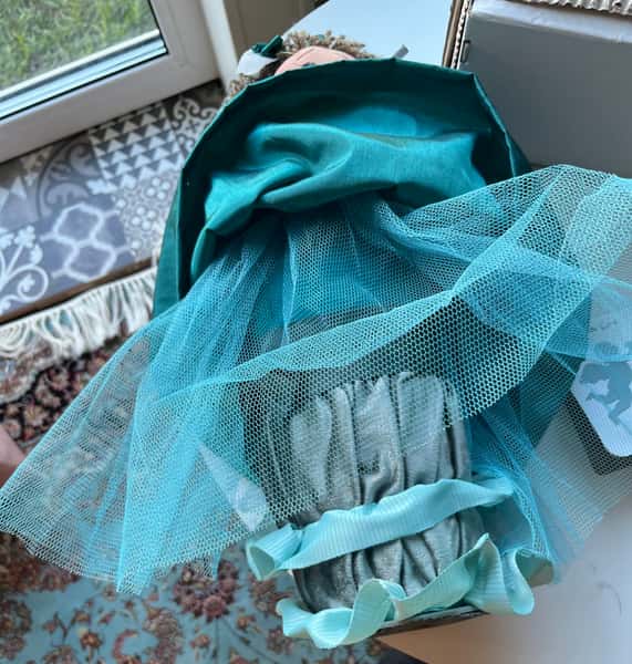 En docka, oförglömliga minnen.