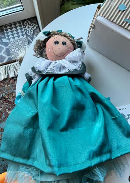 En docka, oförglömliga minnen.