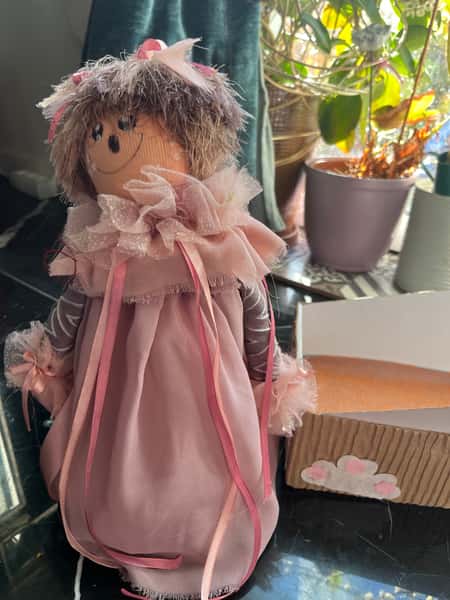 En docka, oförglömliga minnen.