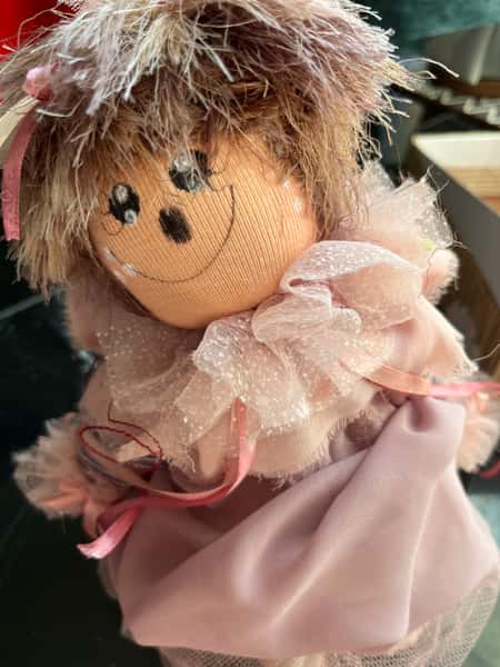 En docka, oförglömliga minnen.