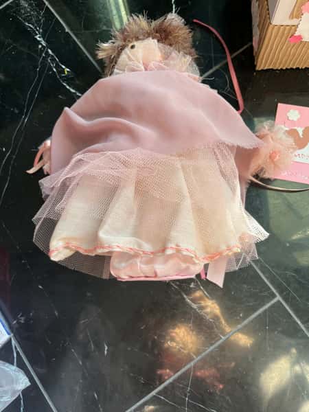 En docka, oförglömliga minnen.